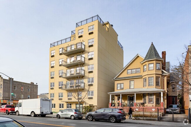 Foto del edificio - 2203 Clarendon Rd