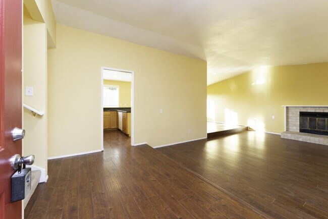Foto del edificio - 3 bedroom in Bellevue WA 98006