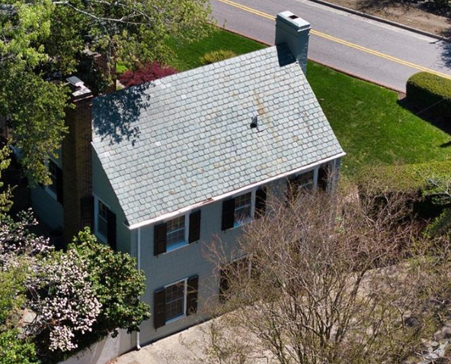 Building Photo - 420 Linkhorn Dr