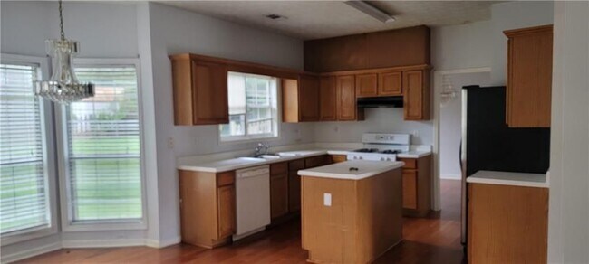 Foto del edificio - 3748 Jackson Bluff Dr