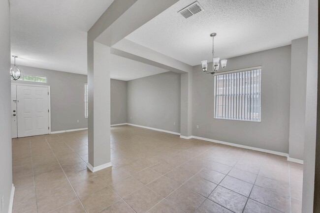 Building Photo - Lake Nona 4 bed / 2.5 bath Home in Gated C...