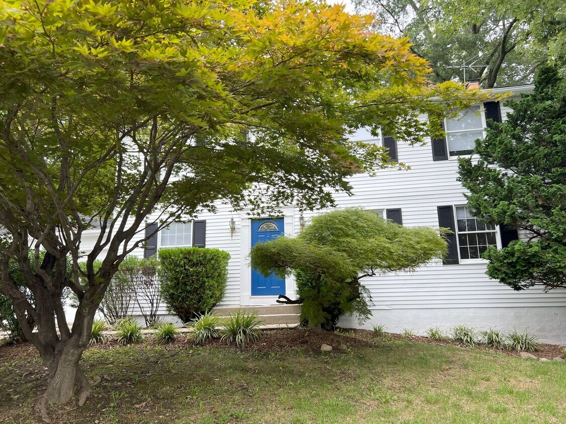 Great 4BR Single Family Home in Forest Ridge House Rental in Sterling, VA