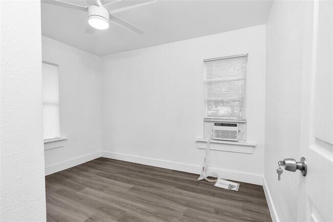 Foto del edificio - 2828 NW 7th St