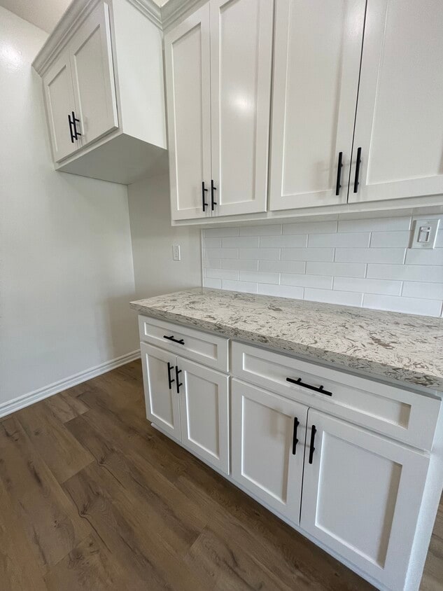 Cocina C18 - Carlton Park Apartments
