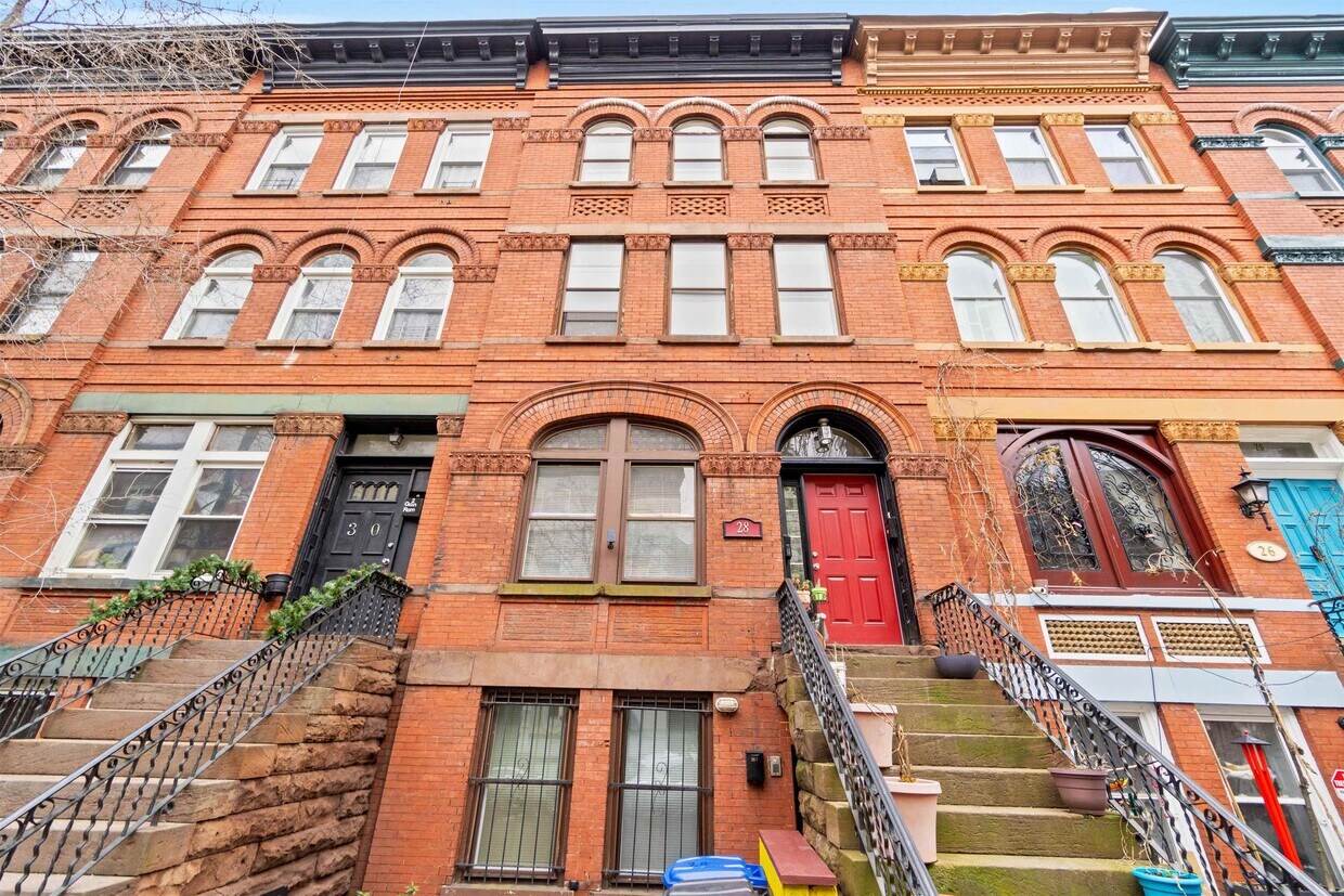 Primary Photo - 28 Monticello Ave