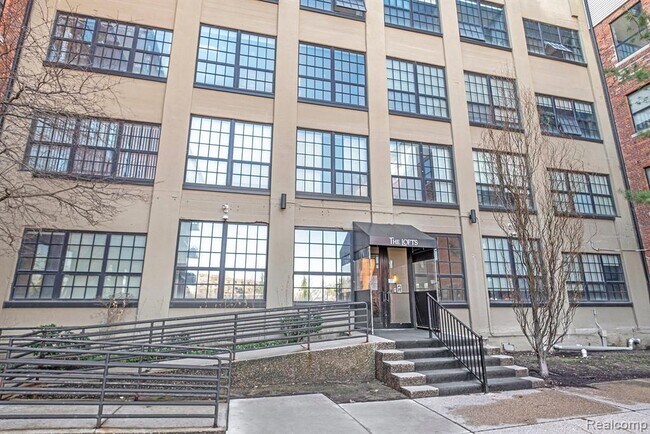 Foto del edificio - 6533 E Jefferson Ave