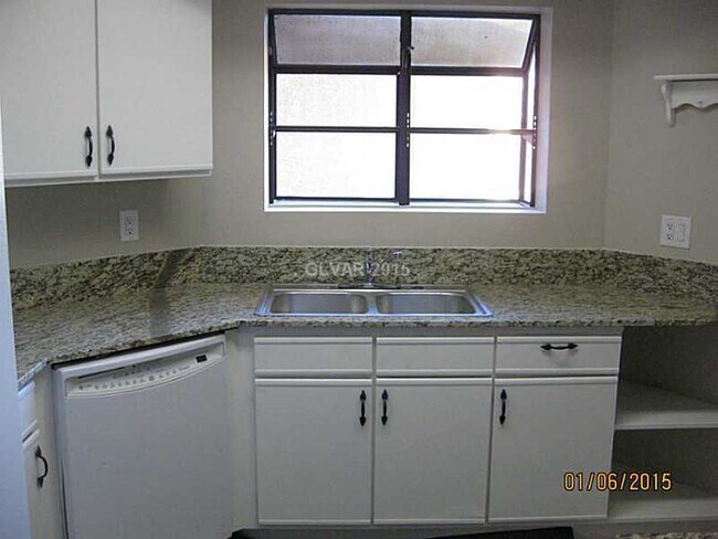 Foto del edificio - Four-Bedroom Home in Henderson!