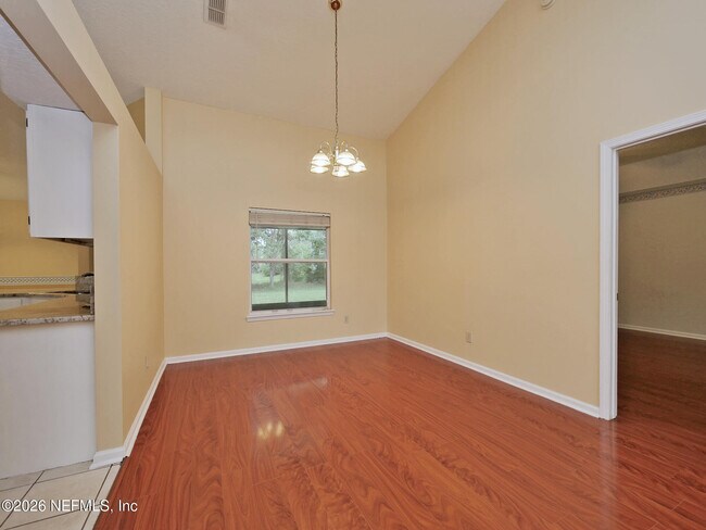 Foto del edificio - 12252 Lake Fern Dr