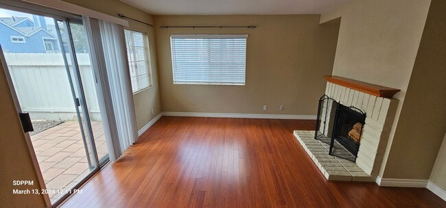 Foto del edificio - MIRA MESA / Canyon Colony - Nice 3 Bedroom...