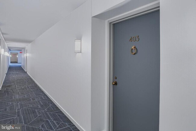 Foto del edificio - 801 N Howard St