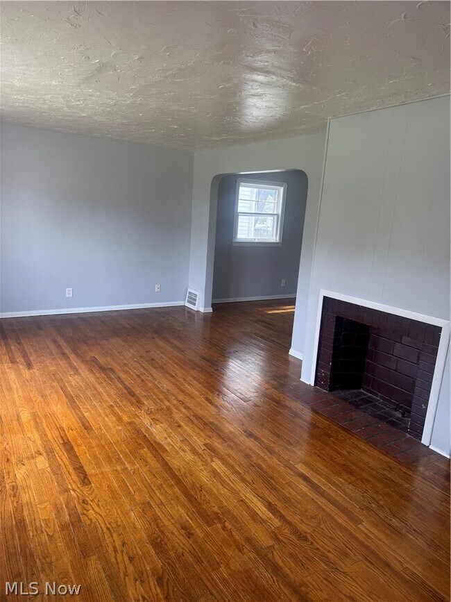 Building Photo - 4868 E 88th St