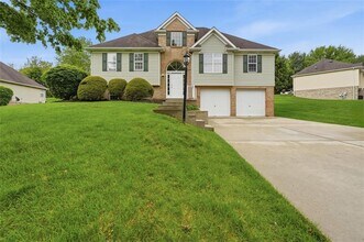 Building Photo - 223 Cottonwood Ln