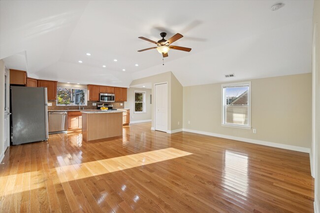 Building Photo - 84 Vernier Rd