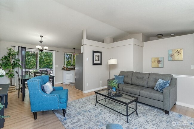 Building Photo - 117 E Intercity Ave