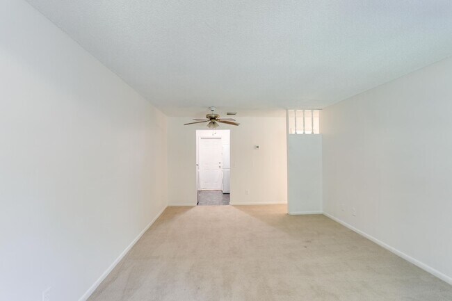Foto del edificio - 3077 South Bumby Avenue Orlando, Fl 32806 ...