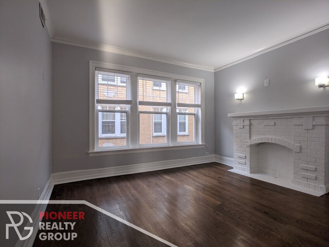 Foto principal - 1114 W Glenlake Ave