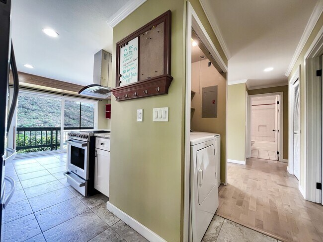 Foto del edificio - Pet Friendly 2-Bedroom Palolo Duplex