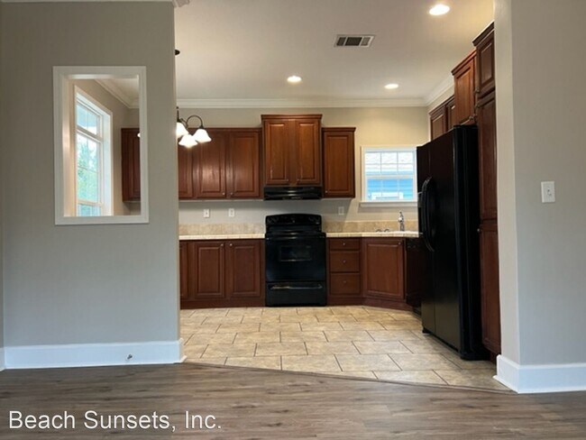 Building Photo - 3 br, 2 bath House - 272 Santa Rosa Street