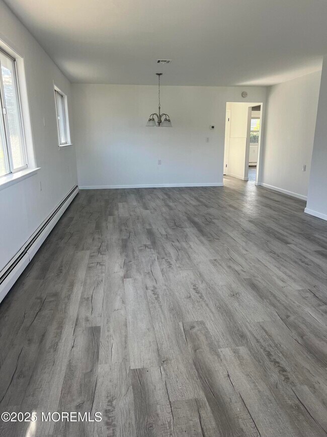 Building Photo - 327 Curacao St