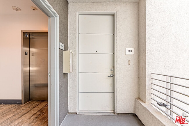 Building Photo - 1101 S Harvard Blvd