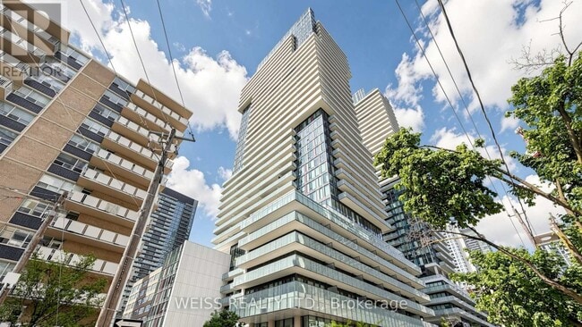 Building Photo - 185 Roehampton Ave