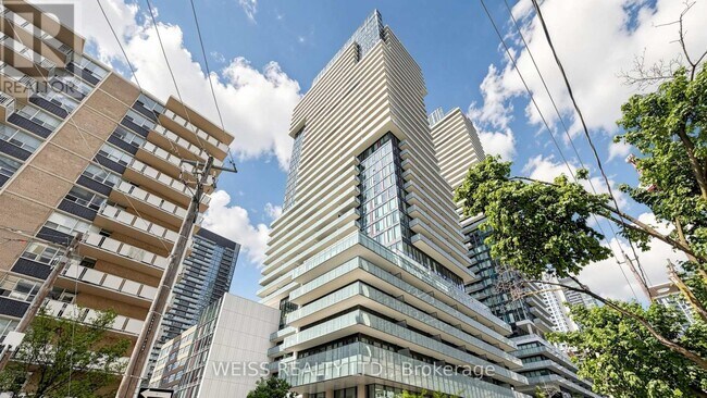 Photo du bâtiment - 185 Roehampton Ave