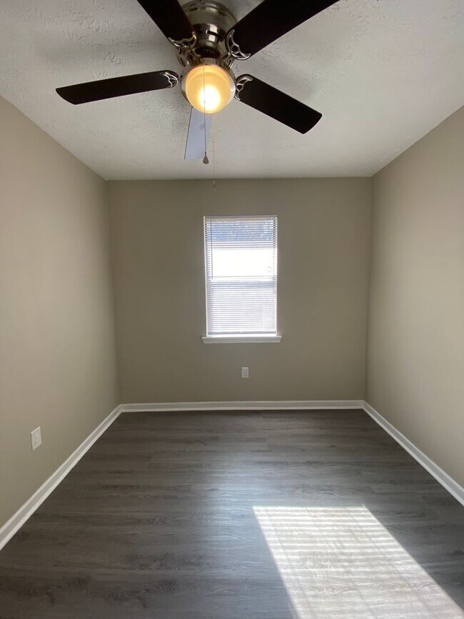 Foto del edificio - 1735/1737 Cedar Shoals Dr