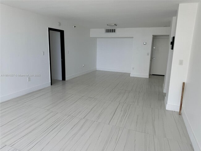 Foto del edificio - 20505 E Country Club Dr