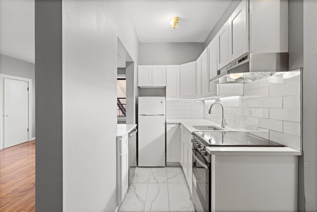 Foto del edificio - 821 Bergen Ave