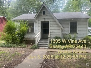 Building Photo - 1305 W Vine Ave