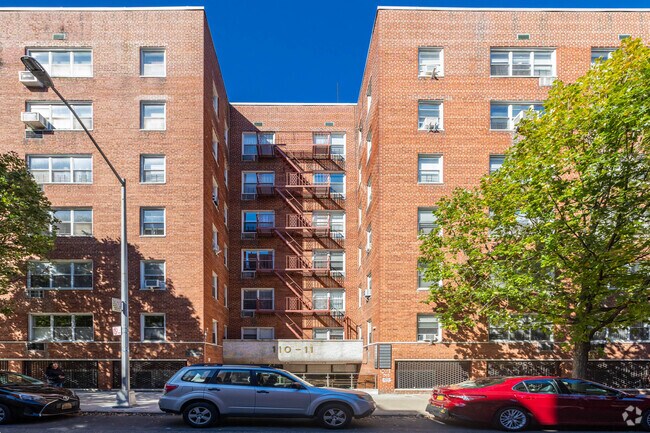 Building Photo - Barclay Plaza North