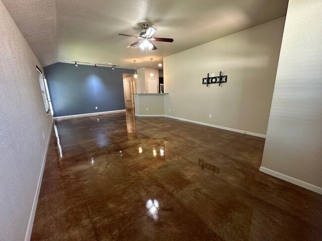 Building Photo - 2108 Pinckney Ct