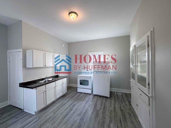 Foto del edificio - Two Bedroom House | Deposit Special