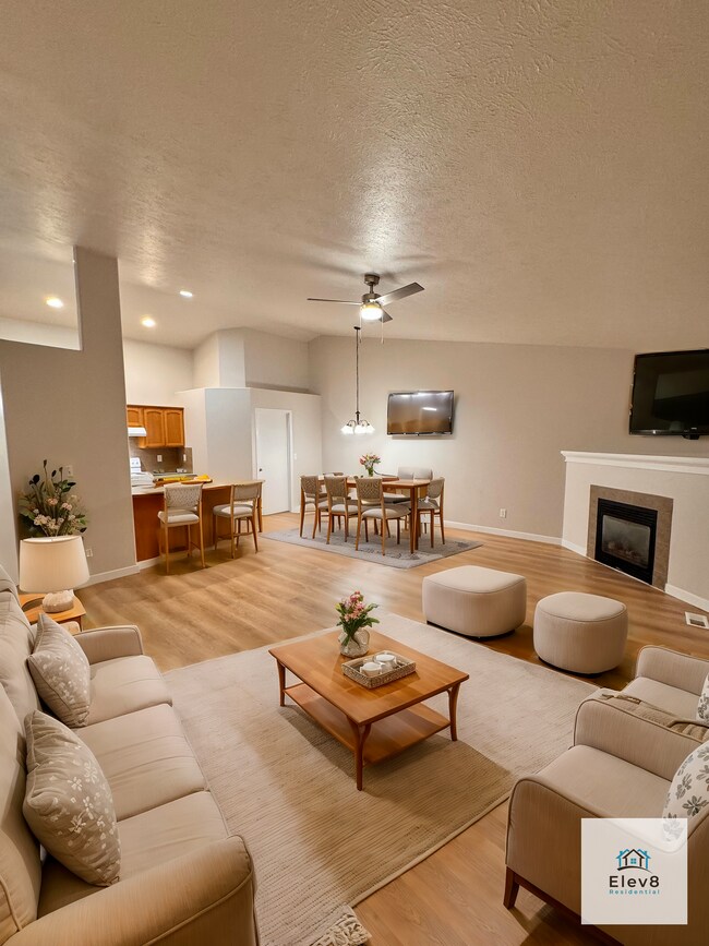 Foto del edificio - Modern Duplex Living in South Hill – Welco...