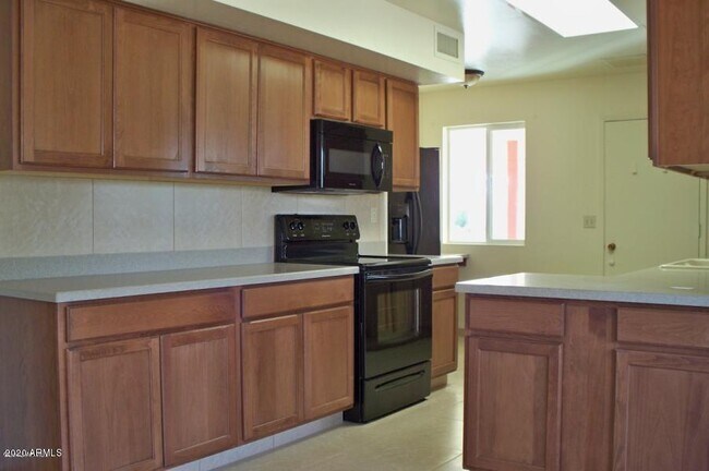 Foto del edificio - 10772 W Crosby Dr