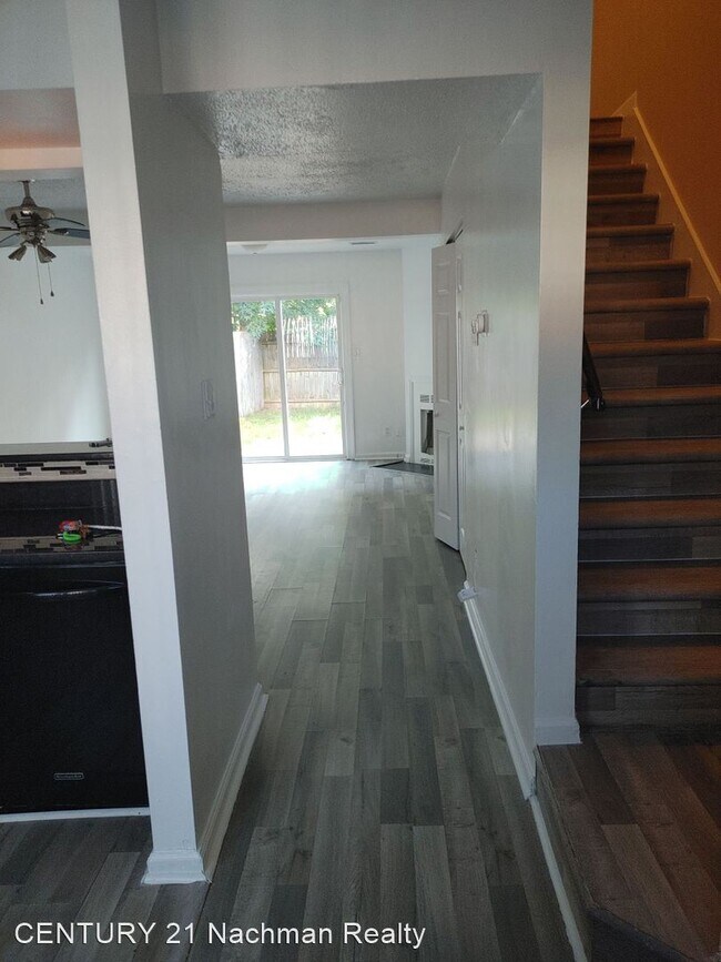 Foto del edificio - 2 br, 1.5 bath House - 824 Armistine Court