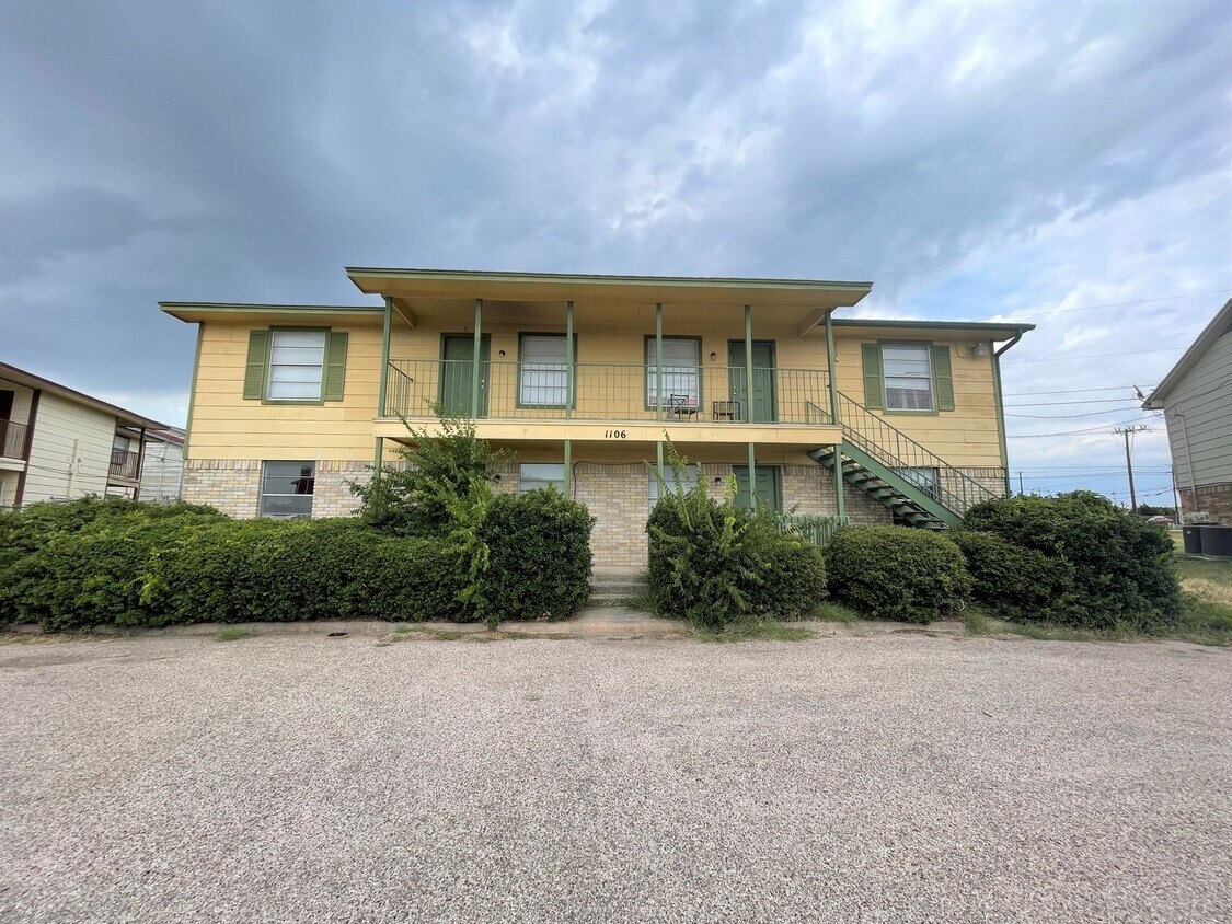 Foto principal - 1106 Eastside Dr