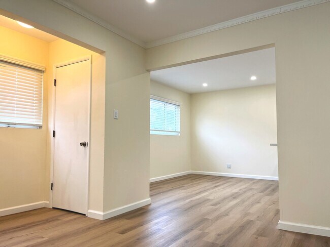 Foyer to dining room - 414 Ulloa St