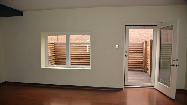 Sala de estar (amueblado) - 503 N Neville St