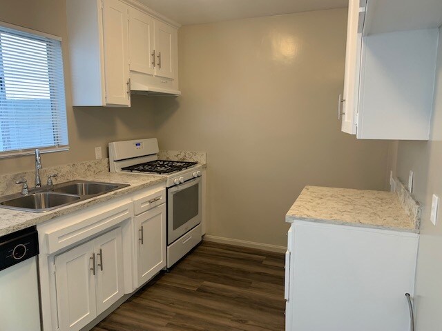 Building Photo - 25838 Cypress St