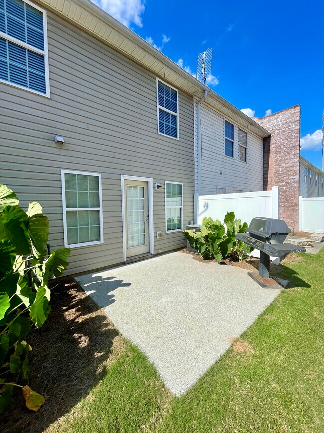Back Patio with Gas Grill - 530 Terrapin Ln