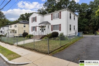 84 Gladeside Ave