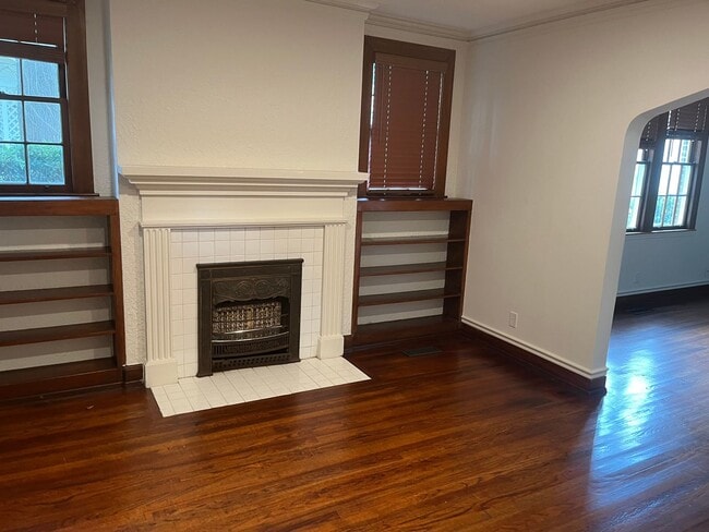 Building Photo - 358 E Magnolia Ave