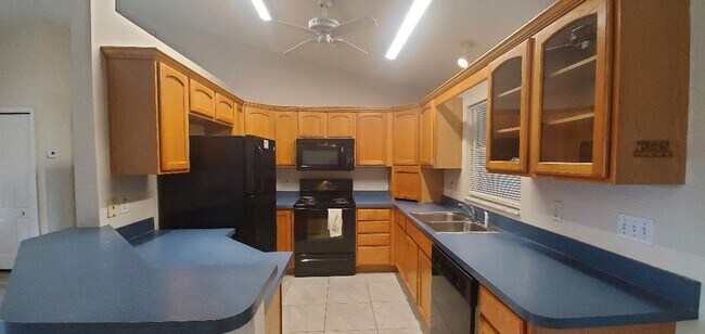 Building Photo - 4047 Cannon Ct