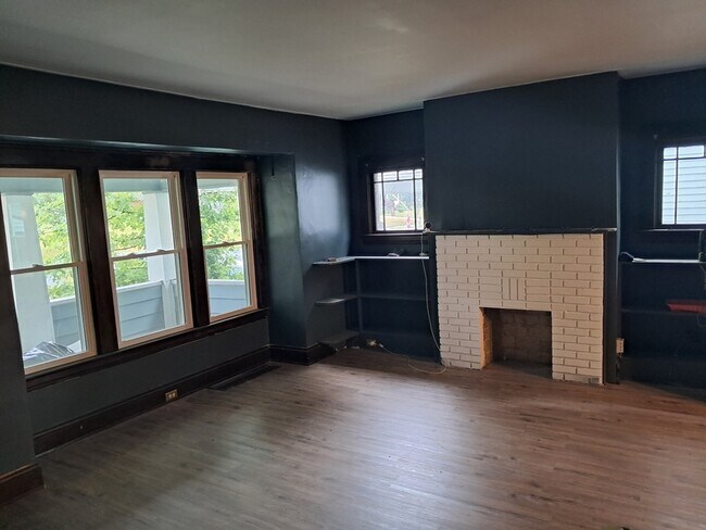 Building Photo - 3809 Delmore Rd