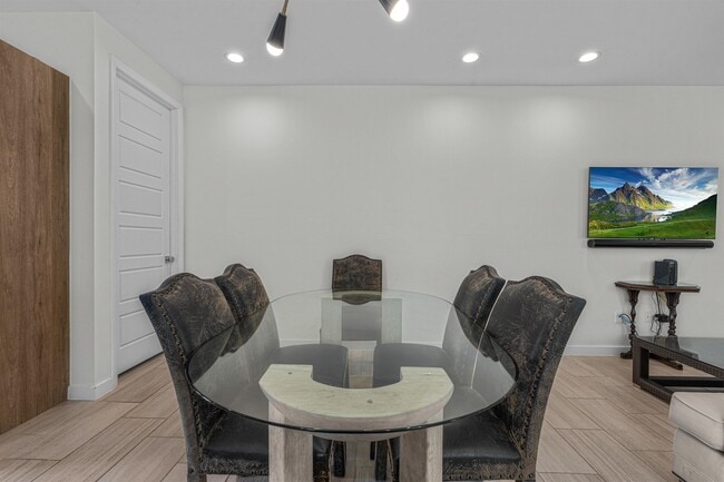 Foto del edificio - 409 Deer Path Lp