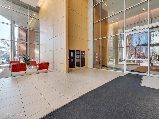 Lobby and front desk - 510 W Erie St