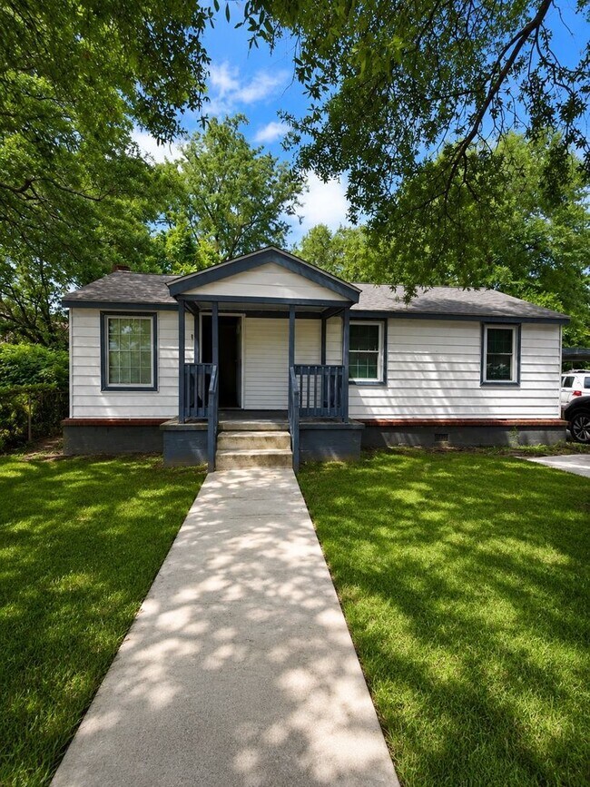 Foto del edificio - 5867 Althea Ave