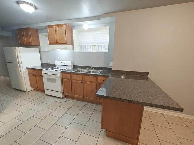 Building Photo - 6030 S Eberhart Ave