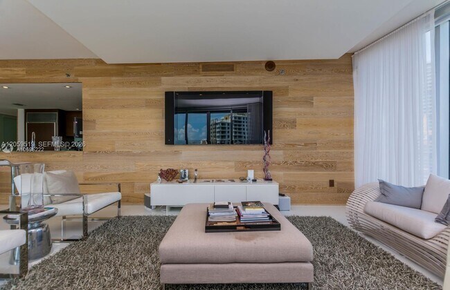 Foto del edificio - 465 Brickell Ave